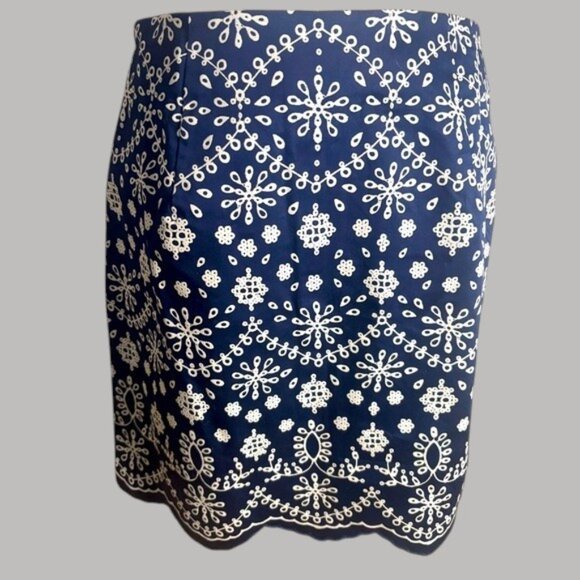 Laundry By Shelli Segal Dresses & Skirts - Laundry blue and white  embroidered cotton short skirt size s